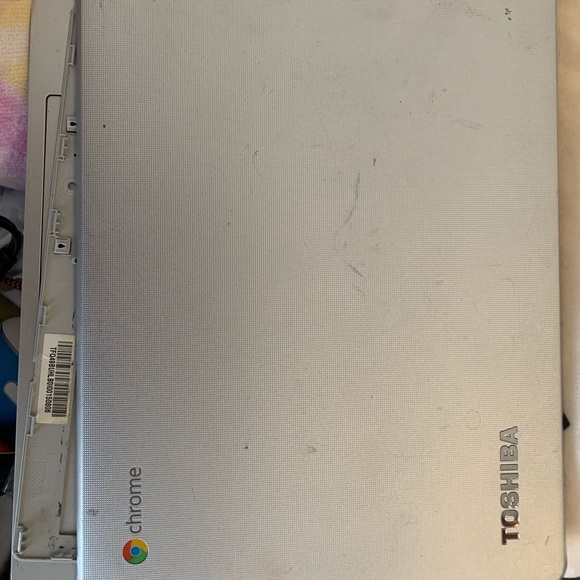 Toshiba chromebook 2 (partially damaged) - Picture 3 of 3